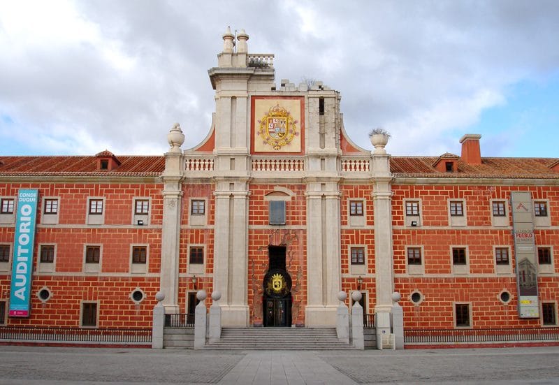 Patio_del_Cuartel_del_Conde_Duque_en_Madrid